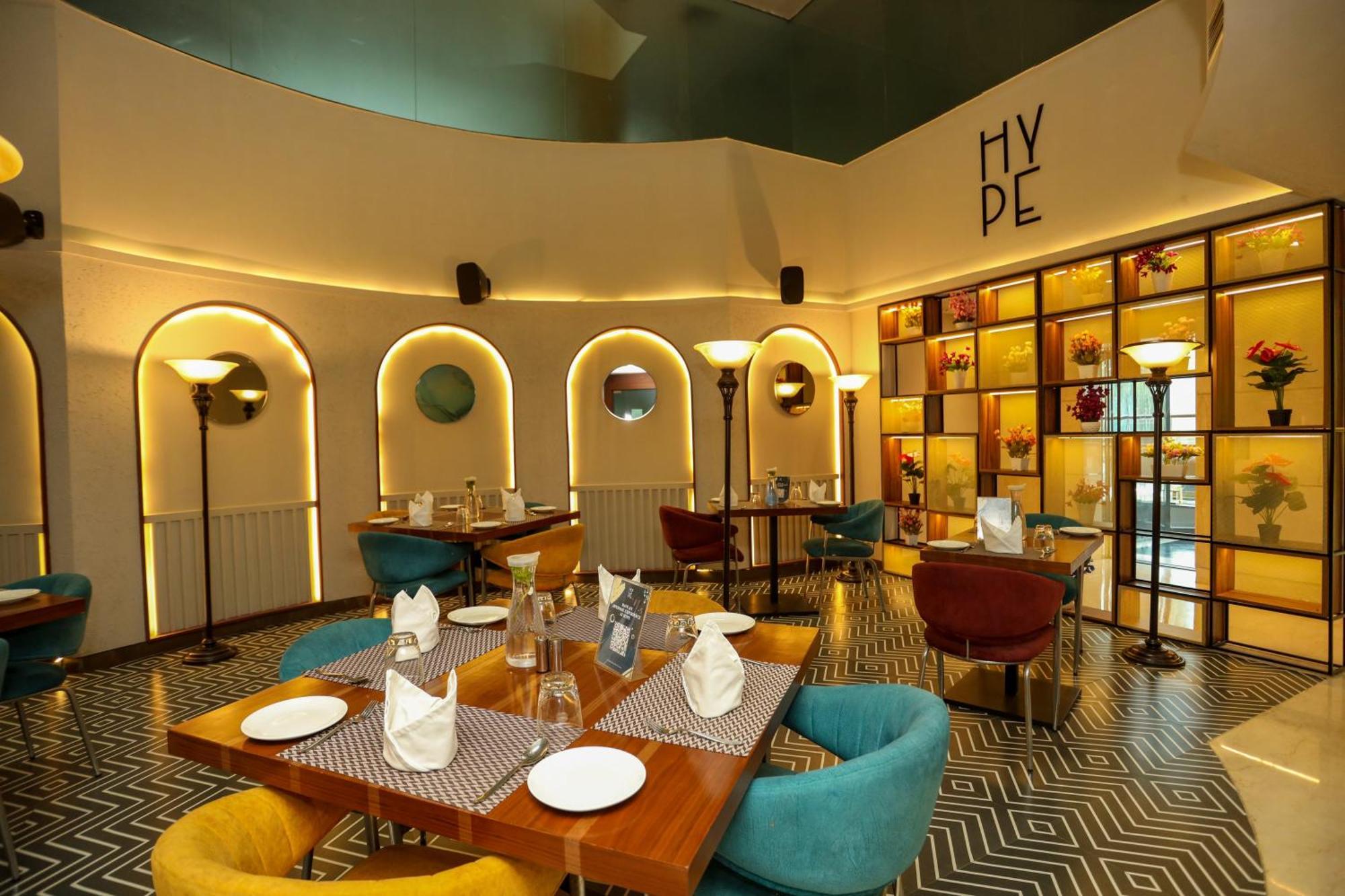 Hyphen Business Hotel Noida Exterior foto