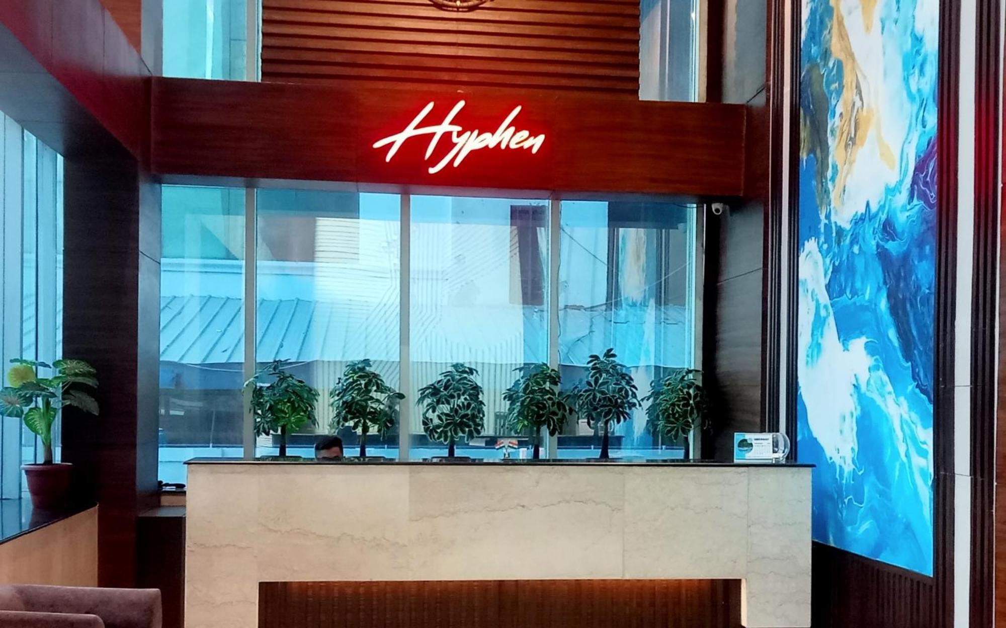 Hyphen Business Hotel Noida Exterior foto