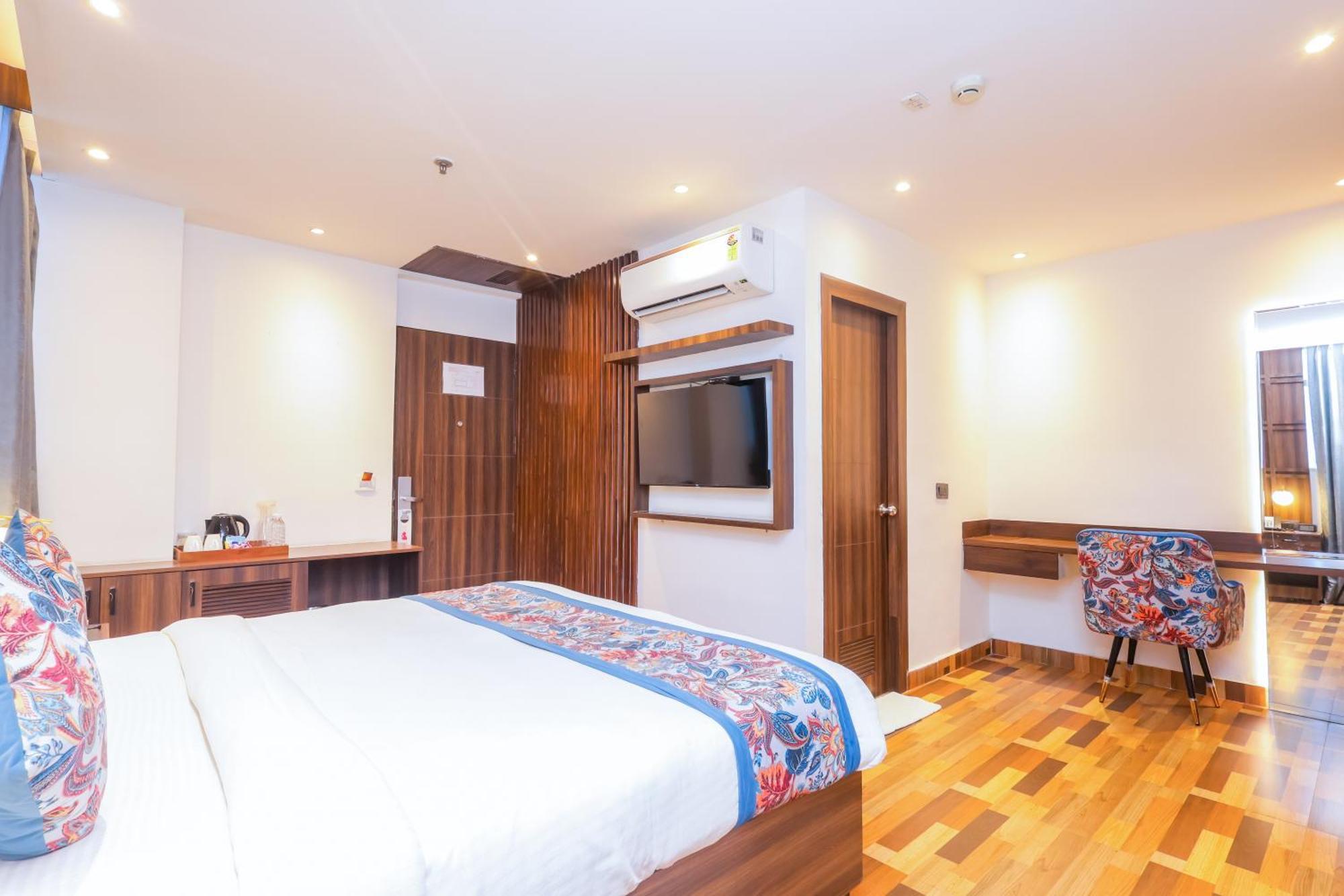 Hyphen Business Hotel Noida Exterior foto